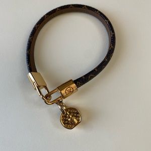 Luis Vuitton LV Tribute Bracelet Monogram